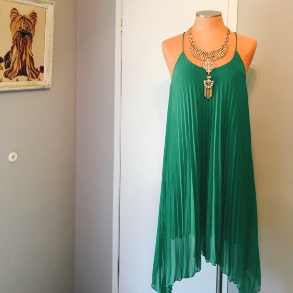 H&M Kelly Green Pleated Asymmetrical Dress